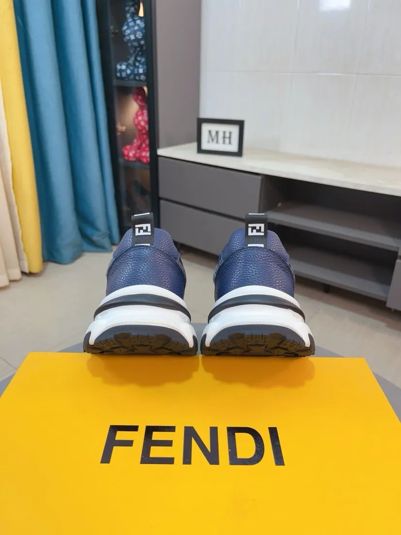 Men's Men's Shoes 💰458🌹🌹[fendi] Fendi's classic and comfortable men's, this complex sneaker is made of soft calfskin➕genuine leather lining➕original ultra-light rubber material with rough outsole. This unique light style is suitable for the casual and refined sensibility of this season. It is comfortable and natural on the feet. It is an everyday style for casual travel in autumn and winter! 38/44
